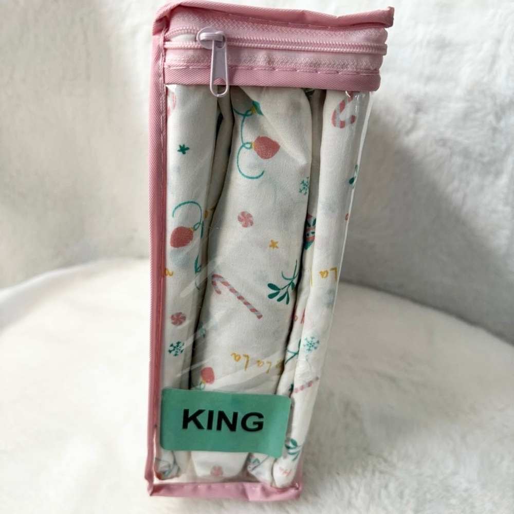 *NEW* Betsey Johnson White and Pink 5-Piece King Sheet Set with Bonus Eye Mask - Picture 5 of 6